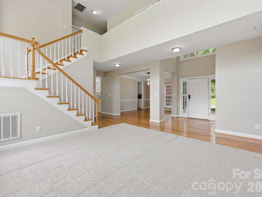 8526 Wren Creek Drive, Charlotte, NC 28269.  MLS# CAR4386065, YatesRealty ID 13901. 
