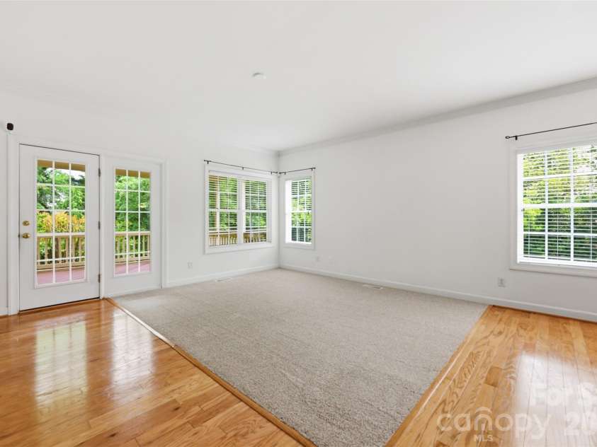 8526 Wren Creek Drive, Charlotte, NC 28269.  MLS# CAR4386065, YatesRealty ID 13901. 