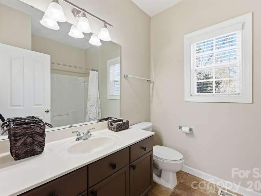 8526 Wren Creek Drive, Charlotte, NC 28269.  MLS# CAR4386065, YatesRealty ID 13901. 