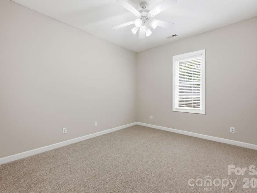 8526 Wren Creek Drive, Charlotte, NC 28269.  MLS# CAR4386065, YatesRealty ID 13901. 