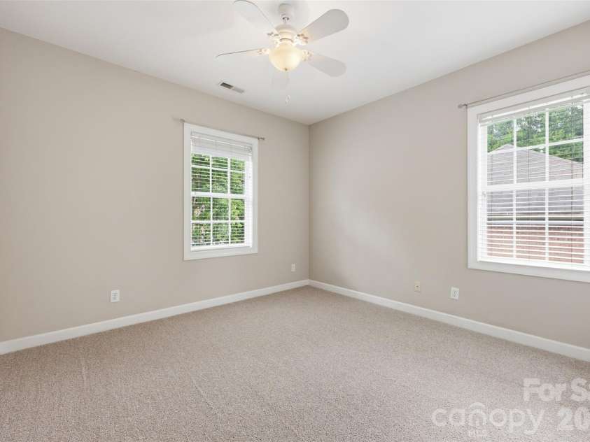 8526 Wren Creek Drive, Charlotte, NC 28269.  MLS# CAR4386065, YatesRealty ID 13901. 