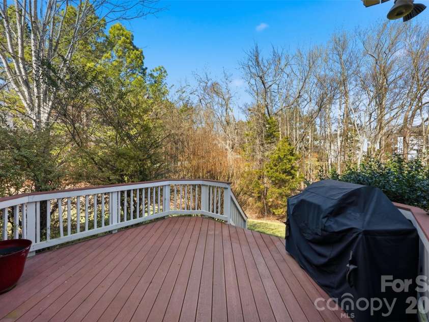 8526 Wren Creek Drive, Charlotte, NC 28269.  MLS# CAR4386065, YatesRealty ID 13901. 