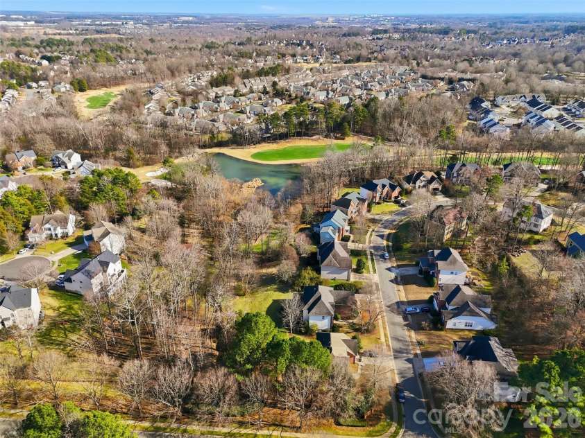 8526 Wren Creek Drive, Charlotte, NC 28269.  MLS# CAR4386065, YatesRealty ID 13901. 