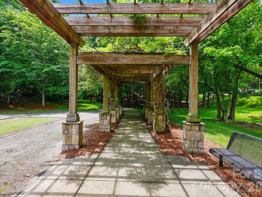 8526 Wren Creek Drive, Charlotte, NC 28269.  MLS# CAR4386065, YatesRealty ID 13901. 