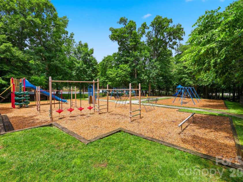 8526 Wren Creek Drive, Charlotte, NC 28269.  MLS# CAR4386065, YatesRealty ID 13901. 