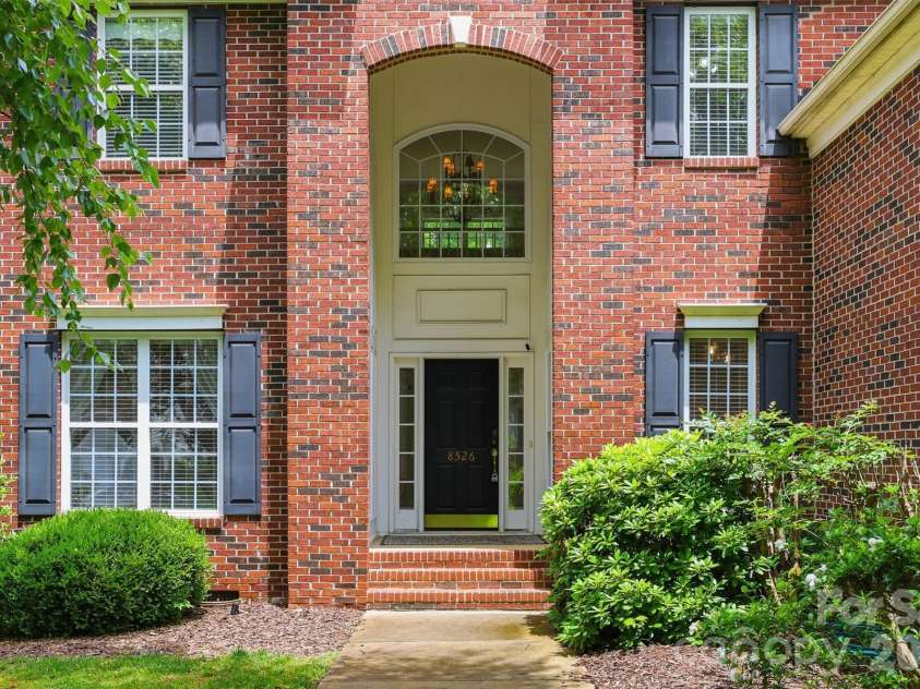 8526 Wren Creek Drive, Charlotte, NC 28269.  MLS# CAR4386065, YatesRealty ID 13901. 