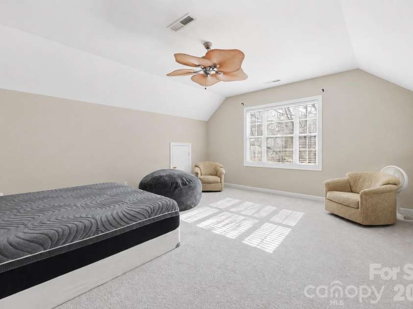 8526 Wren Creek Drive, Charlotte, NC 28269.  MLS# CAR4386065, YatesRealty ID 13901. 