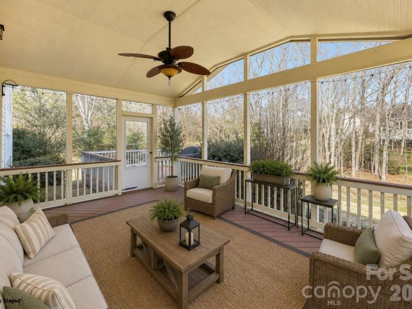8526 Wren Creek Drive, Charlotte, NC 28269.  MLS# CAR4386065, YatesRealty ID 13901. 