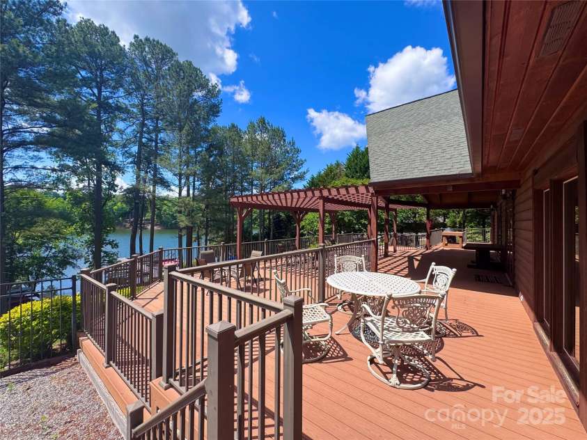 5342 Beacon Ridge Drive, Granite Falls, NC 28630.  MLS# CAR4254480, YatesRealty ID 13902. 