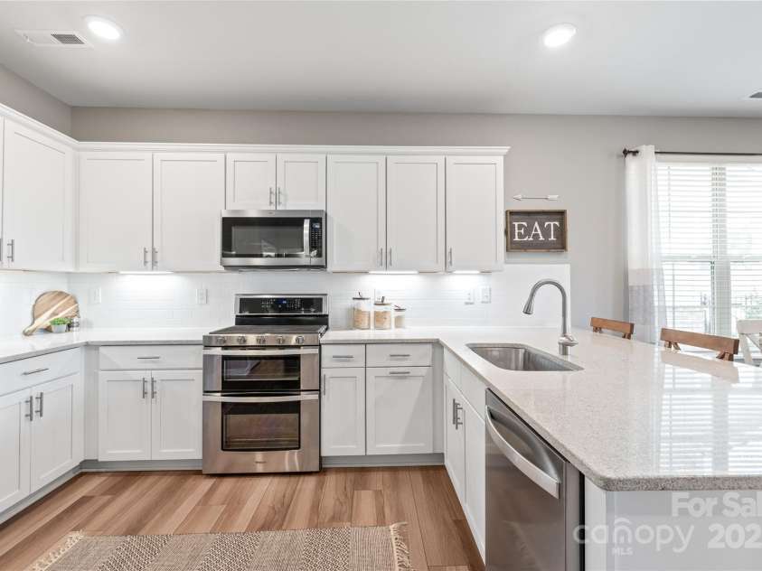 4102 Harmony Hills Drive, Matthews, NC 28104.  MLS# CAR4235594, YatesRealty ID 13904. 