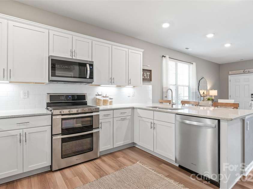 4102 Harmony Hills Drive, Matthews, NC 28104.  MLS# CAR4235594, YatesRealty ID 13904. 