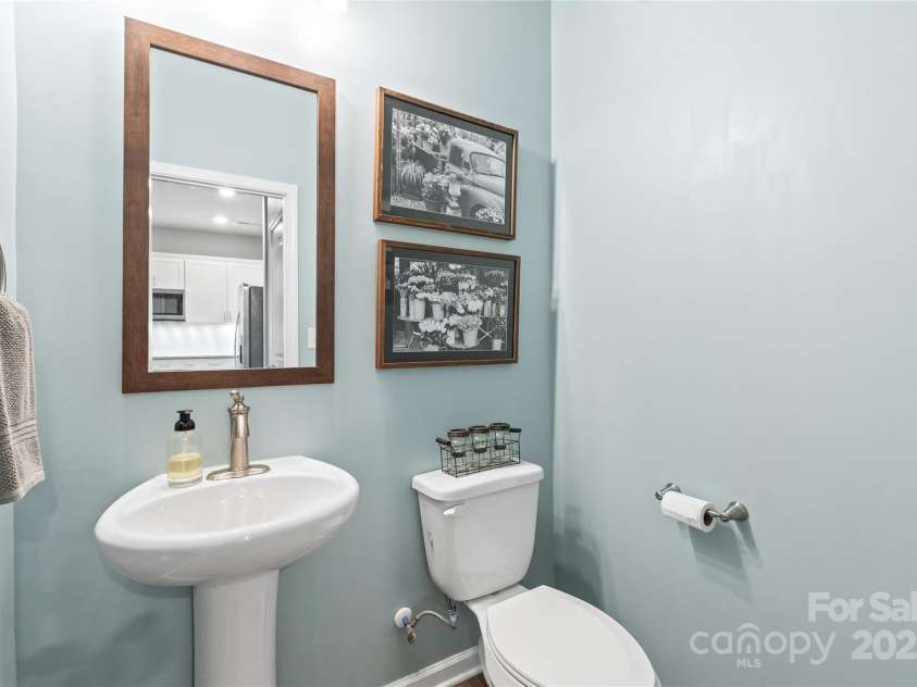 4102 Harmony Hills Drive, Matthews, NC 28104.  MLS# CAR4235594, YatesRealty ID 13904. 