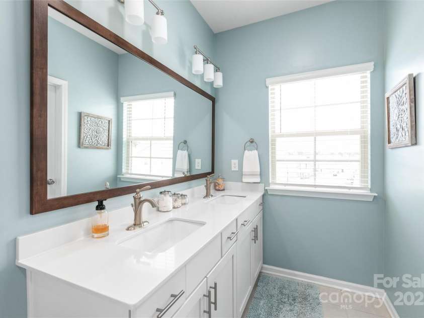 4102 Harmony Hills Drive, Matthews, NC 28104.  MLS# CAR4235594, YatesRealty ID 13904. 