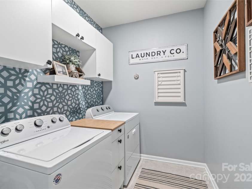 4102 Harmony Hills Drive, Matthews, NC 28104.  MLS# CAR4235594, YatesRealty ID 13904. 