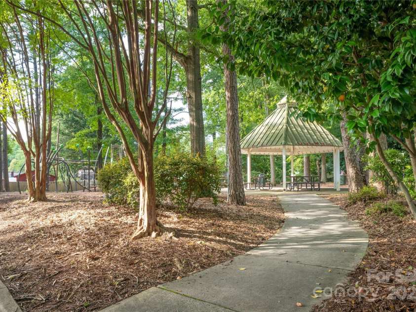 4102 Harmony Hills Drive, Matthews, NC 28104.  MLS# CAR4235594, YatesRealty ID 13904. 