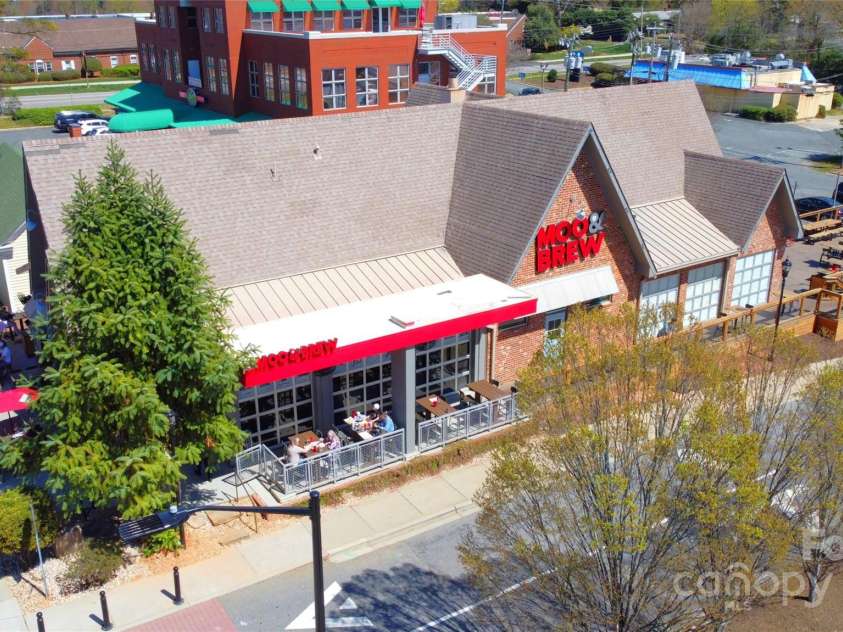 4102 Harmony Hills Drive, Matthews, NC 28104.  MLS# CAR4235594, YatesRealty ID 13904. Downtown Matthews