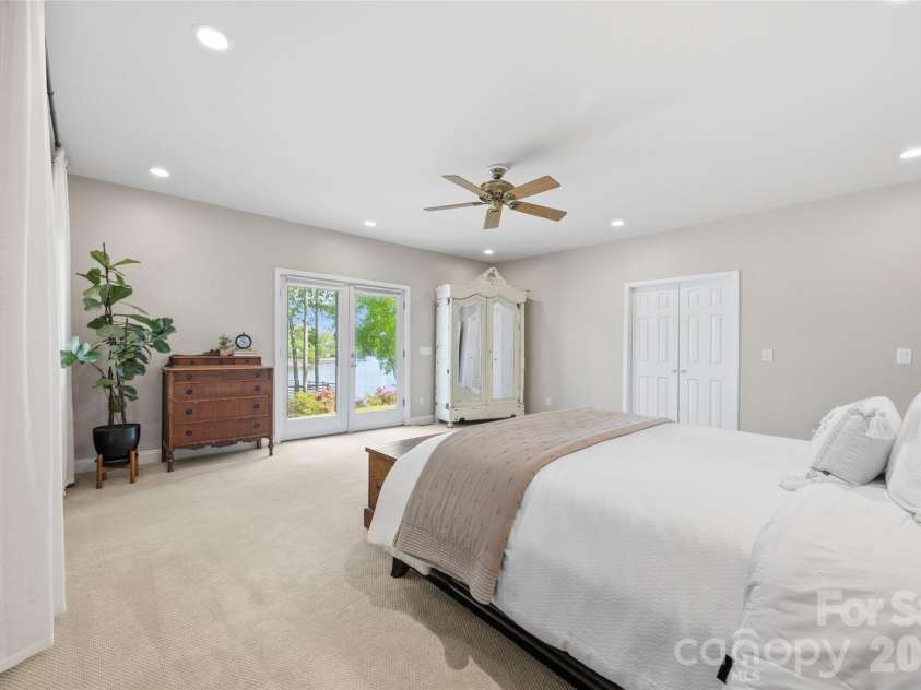 5971 Johnson Road, Clover, SC 29710.  MLS# CAR4368739, YatesRealty ID 13904. Large double closets 