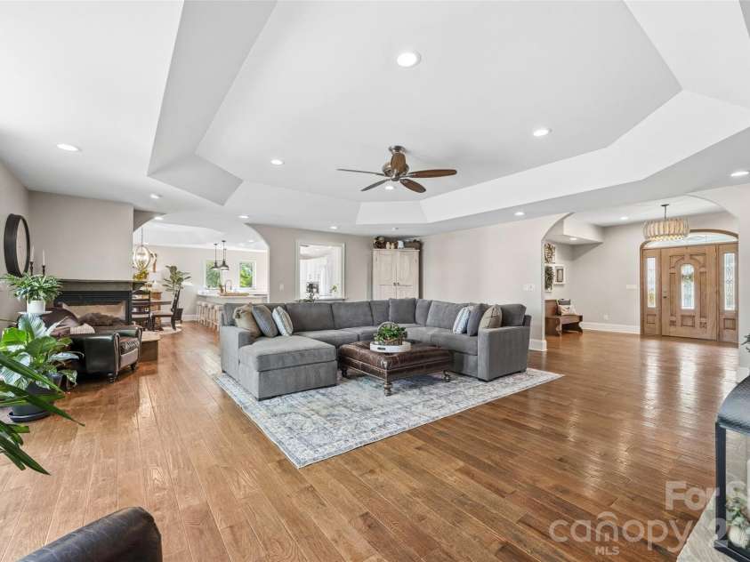 5971 Johnson Road, Clover, SC 29710.  MLS# CAR4368739, YatesRealty ID 13904. Main living