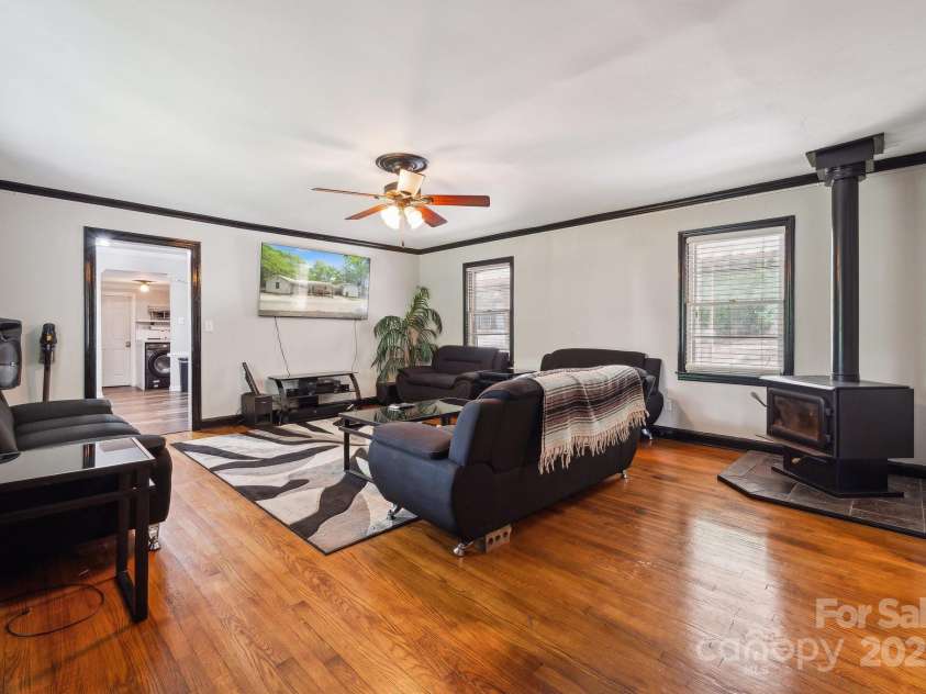 1917 Tom Sadler Road, Charlotte, NC 28214.  MLS# CAR4256173, YatesRealty ID 13906. 