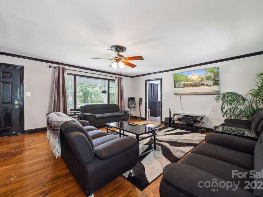 1917 Tom Sadler Road, Charlotte, NC 28214.  MLS# CAR4256173, YatesRealty ID 13906. 