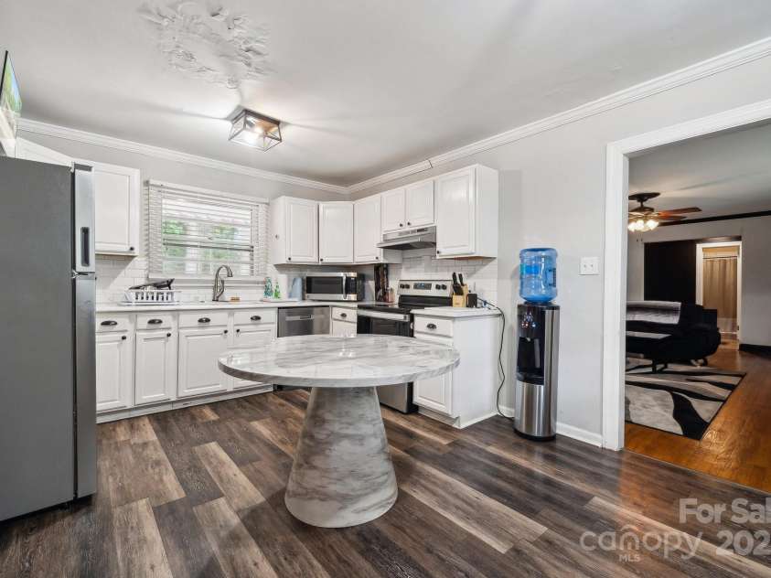 1917 Tom Sadler Road, Charlotte, NC 28214.  MLS# CAR4256173, YatesRealty ID 13906. 