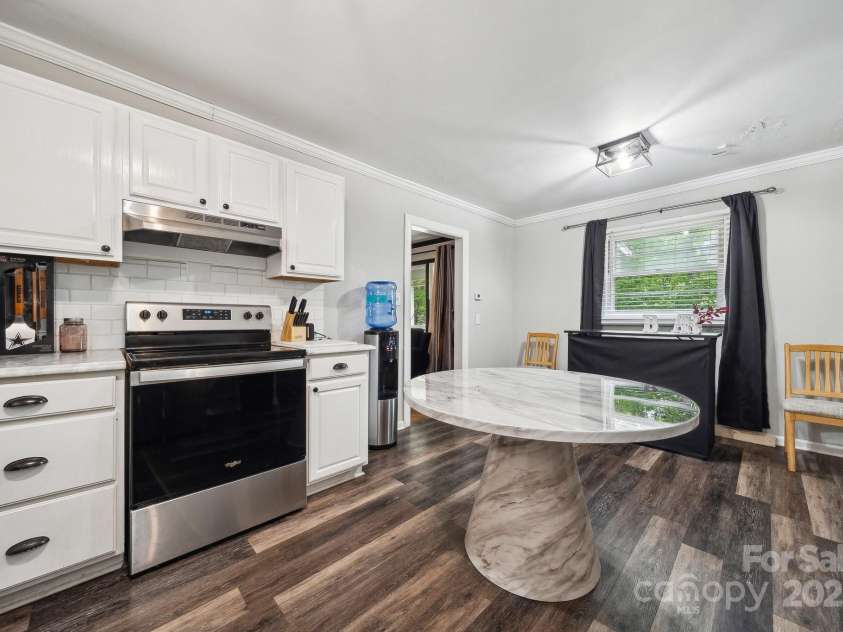 1917 Tom Sadler Road, Charlotte, NC 28214.  MLS# CAR4256173, YatesRealty ID 13906. 