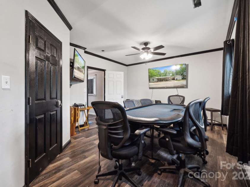 1917 Tom Sadler Road, Charlotte, NC 28214.  MLS# CAR4256173, YatesRealty ID 13906. 