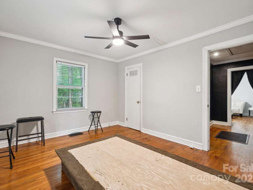 1917 Tom Sadler Road, Charlotte, NC 28214.  MLS# CAR4256173, YatesRealty ID 13906. 