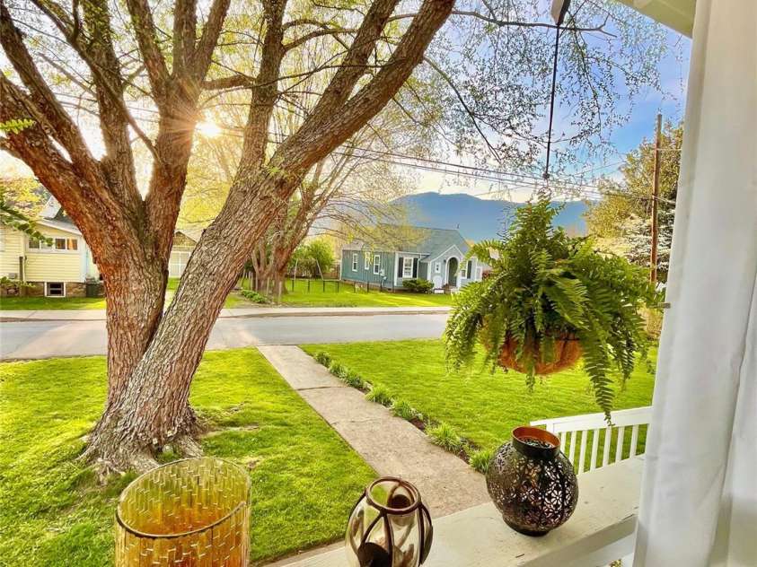 271 Brook Street, Waynesville, NC 28786.  MLS# CAR4372339, YatesRealty ID 13906. 