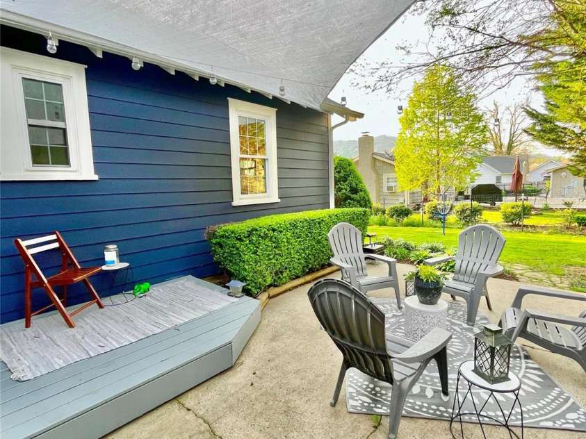 271 Brook Street, Waynesville, NC 28786.  MLS# CAR4372339, YatesRealty ID 13906. 