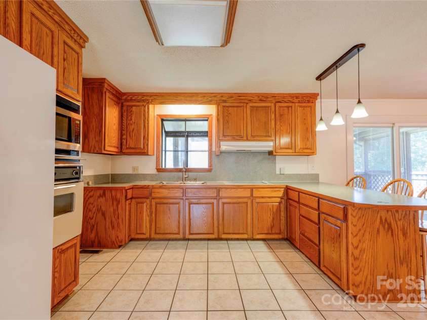 1701 Cedar Creek Road, Shelby, NC 28152.  MLS# CAR4298756, YatesRealty ID 13907. Kitchen