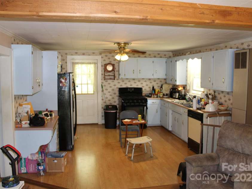 68 Rector Street, Tryon, NC 28782.  MLS# CAR4254704, YatesRealty ID 13907. 