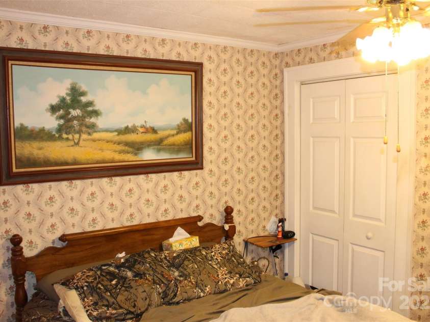 68 Rector Street, Tryon, NC 28782.  MLS# CAR4254704, YatesRealty ID 13907. 