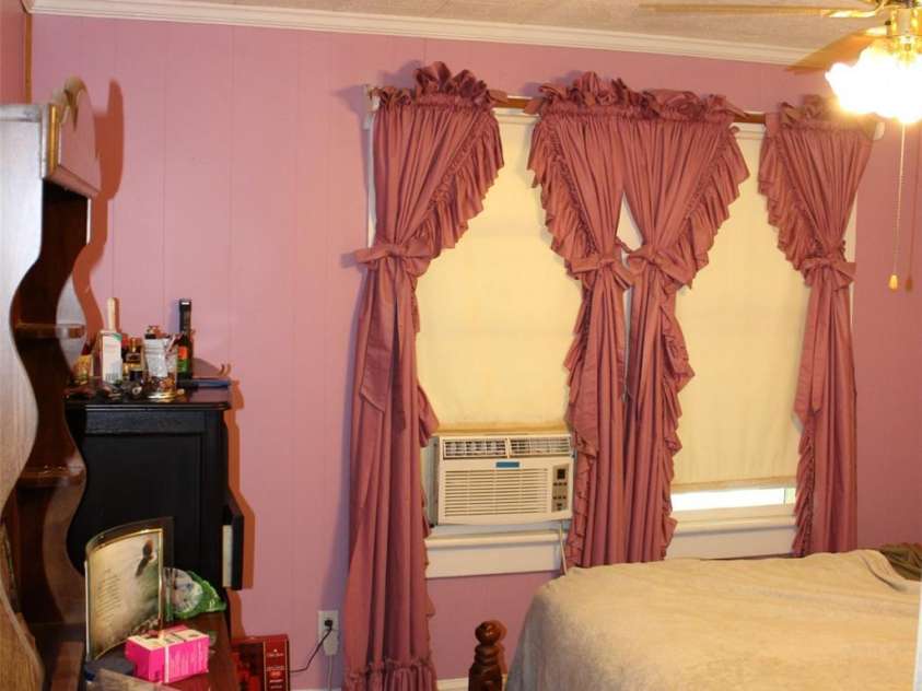 68 Rector Street, Tryon, NC 28782.  MLS# CAR4254704, YatesRealty ID 13907. 