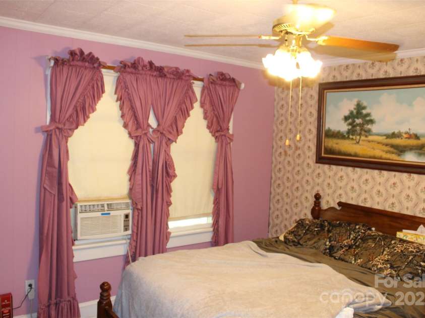 68 Rector Street, Tryon, NC 28782.  MLS# CAR4254704, YatesRealty ID 13907. 