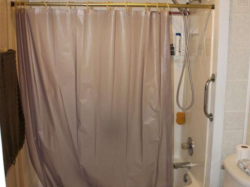 68 Rector Street, Tryon, NC 28782.  MLS# CAR4254704, YatesRealty ID 13907. 