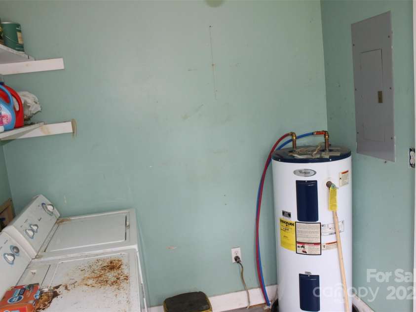 68 Rector Street, Tryon, NC 28782.  MLS# CAR4254704, YatesRealty ID 13907. 