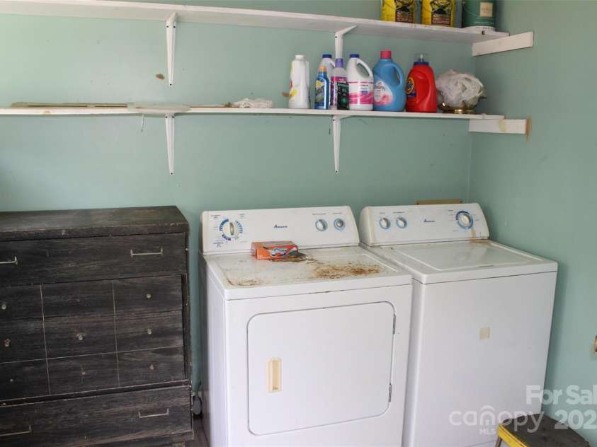 68 Rector Street, Tryon, NC 28782.  MLS# CAR4254704, YatesRealty ID 13907. 