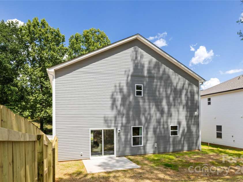 1032 Dooley Drive, Charlotte, NC 28227.  MLS# CAR4244001, YatesRealty ID 13908. 