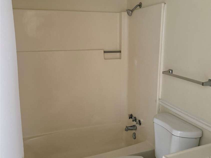 1406 Milan Road, Charlotte, NC 28216.  MLS# CAR4206975, YatesRealty ID 1391. Bath