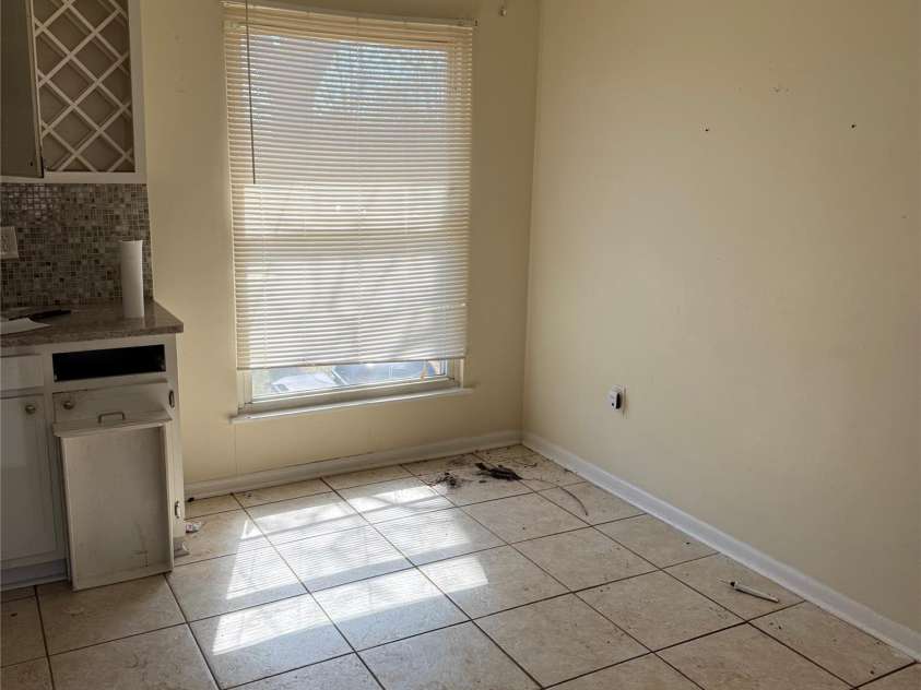 1406 Milan Road, Charlotte, NC 28216.  MLS# CAR4206975, YatesRealty ID 1391. Eat in kitchen