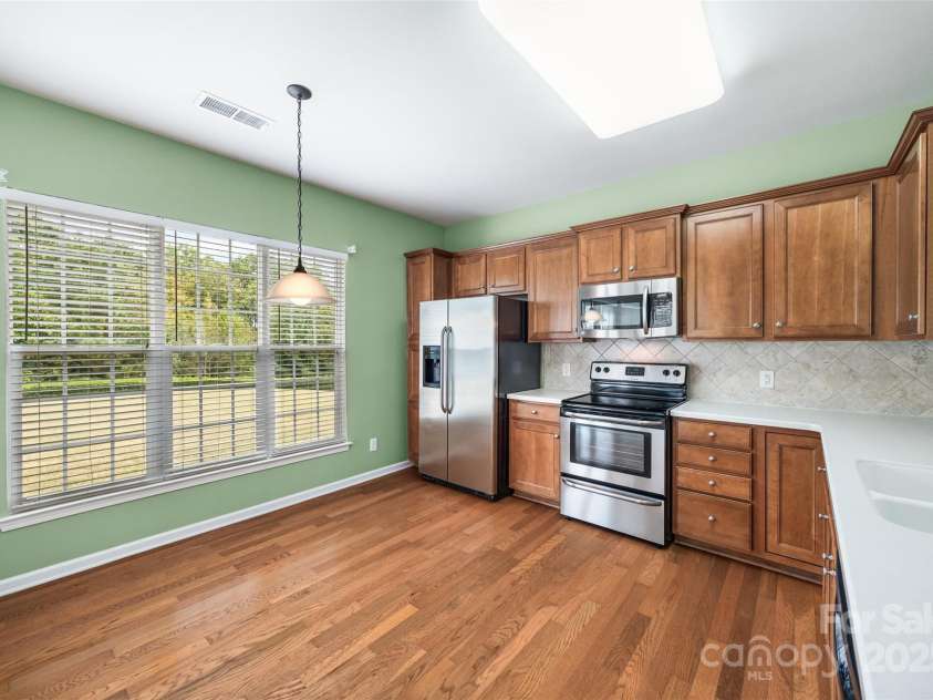 22125 Tern Court, Fort Mill, SC 29707.  MLS# CAR4332962, YatesRealty ID 13910. Kitchen