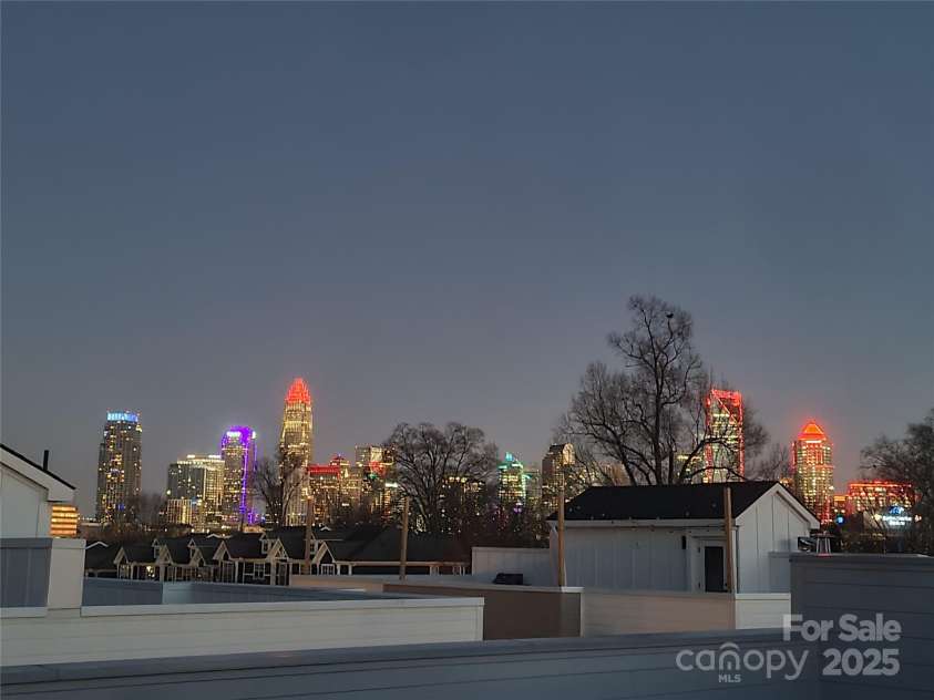 310 Wesley Heights Way, Charlotte, NC 28208.  MLS# CAR4244853, YatesRealty ID 13910. 