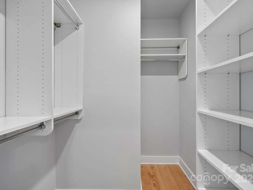 310 Wesley Heights Way, Charlotte, NC 28208.  MLS# CAR4244853, YatesRealty ID 13910. 