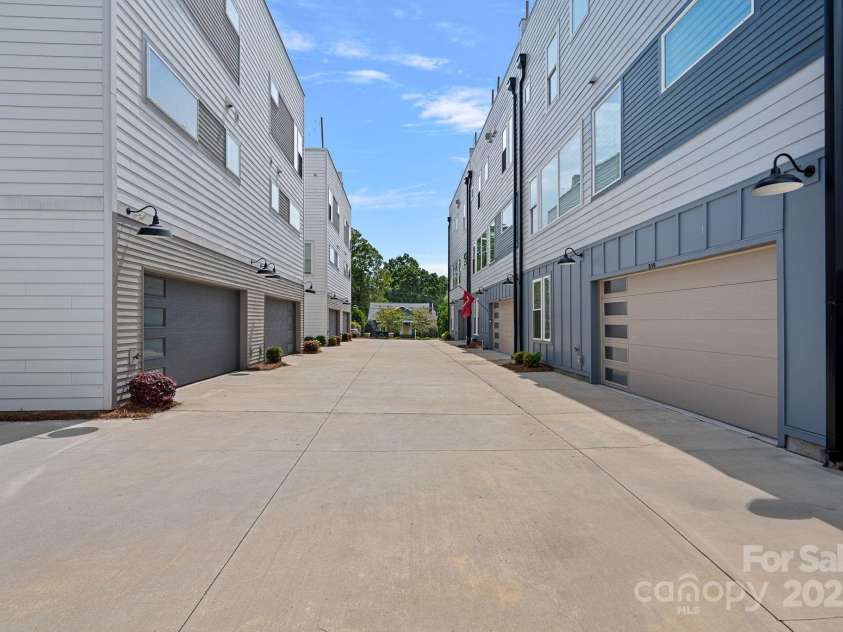 310 Wesley Heights Way, Charlotte, NC 28208.  MLS# CAR4244853, YatesRealty ID 13910. 