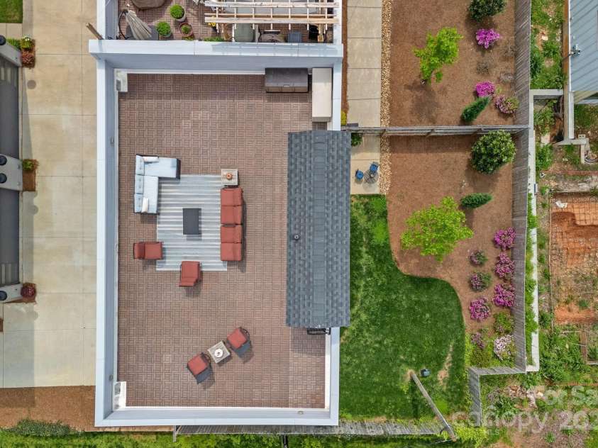 310 Wesley Heights Way, Charlotte, NC 28208.  MLS# CAR4244853, YatesRealty ID 13910. 