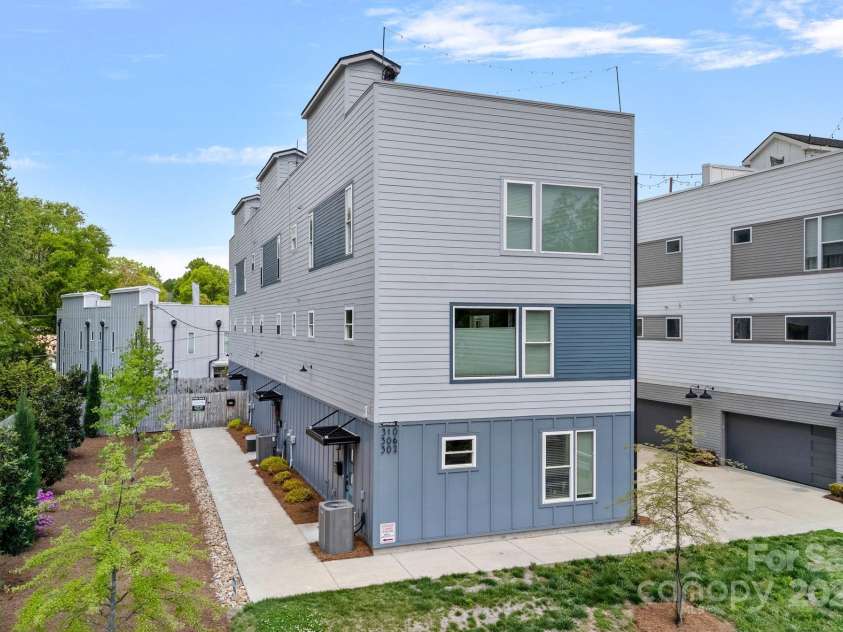 310 Wesley Heights Way, Charlotte, NC 28208.  MLS# CAR4244853, YatesRealty ID 13910. 