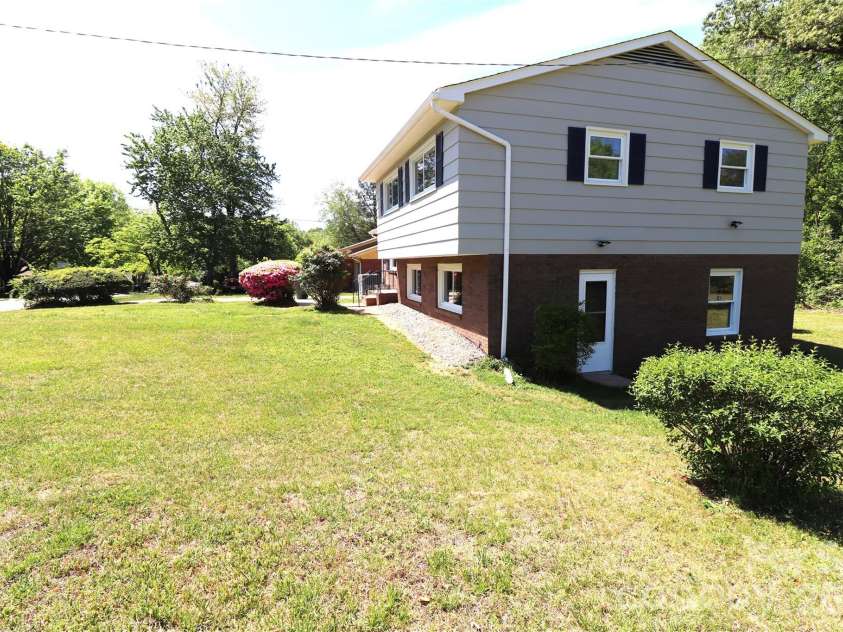 793 Vancouver Lane, Gastonia, NC 28052.  MLS# CAR4369939, YatesRealty ID 13911. 