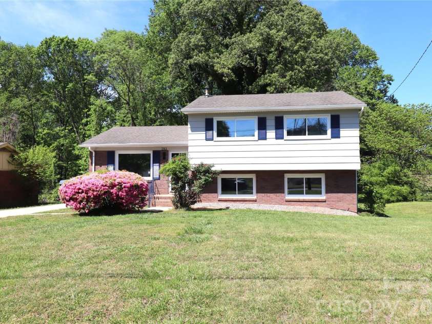 793 Vancouver Lane, Gastonia, NC 28052.  MLS# CAR4369939, YatesRealty ID 13911. Front View