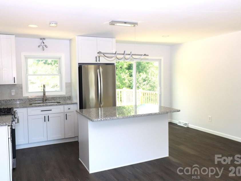 793 Vancouver Lane, Gastonia, NC 28052.  MLS# CAR4369939, YatesRealty ID 13911. Kitchen